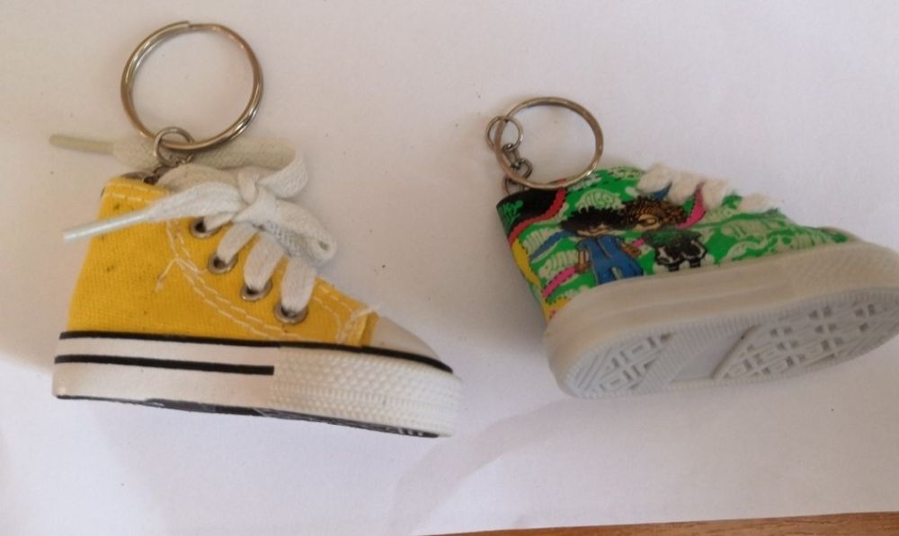 Breloczek but trampek - komplet