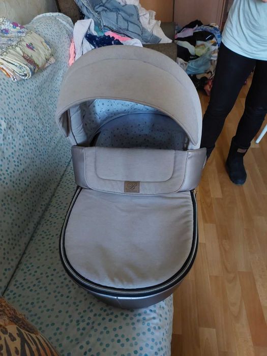 Продам коляску 2в1.