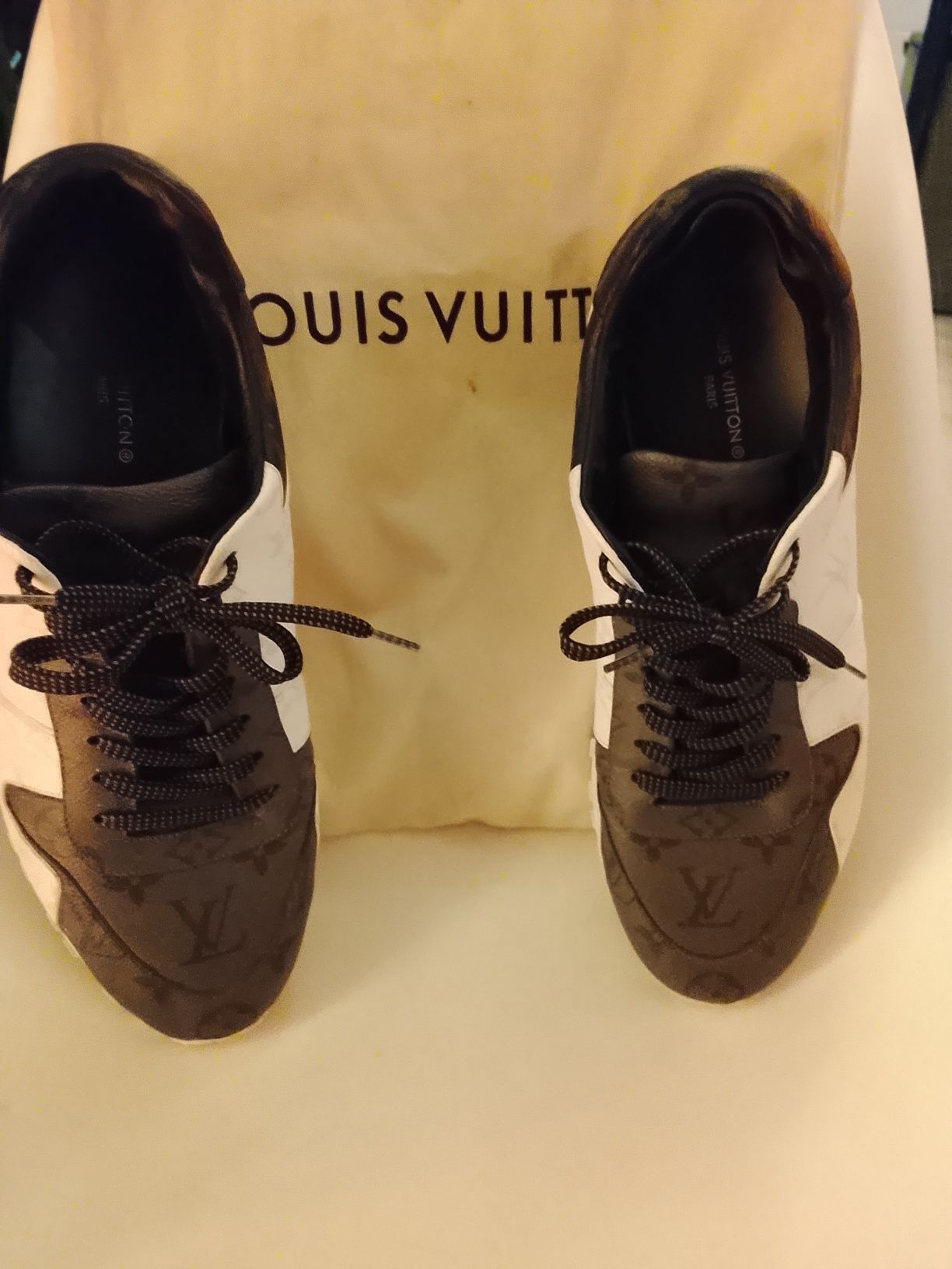 Tênis couro  Louis Vuitton ORIGINAL