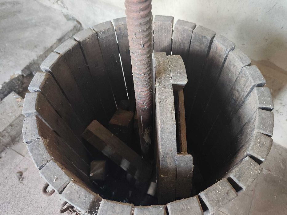 Prensa de vinho com acessórios