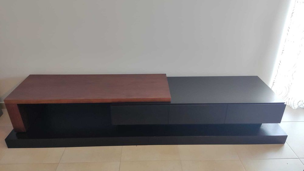 Conjunto Móveis Sala / TV PerSantos (em Madeira  - Castanho/Wenguê)