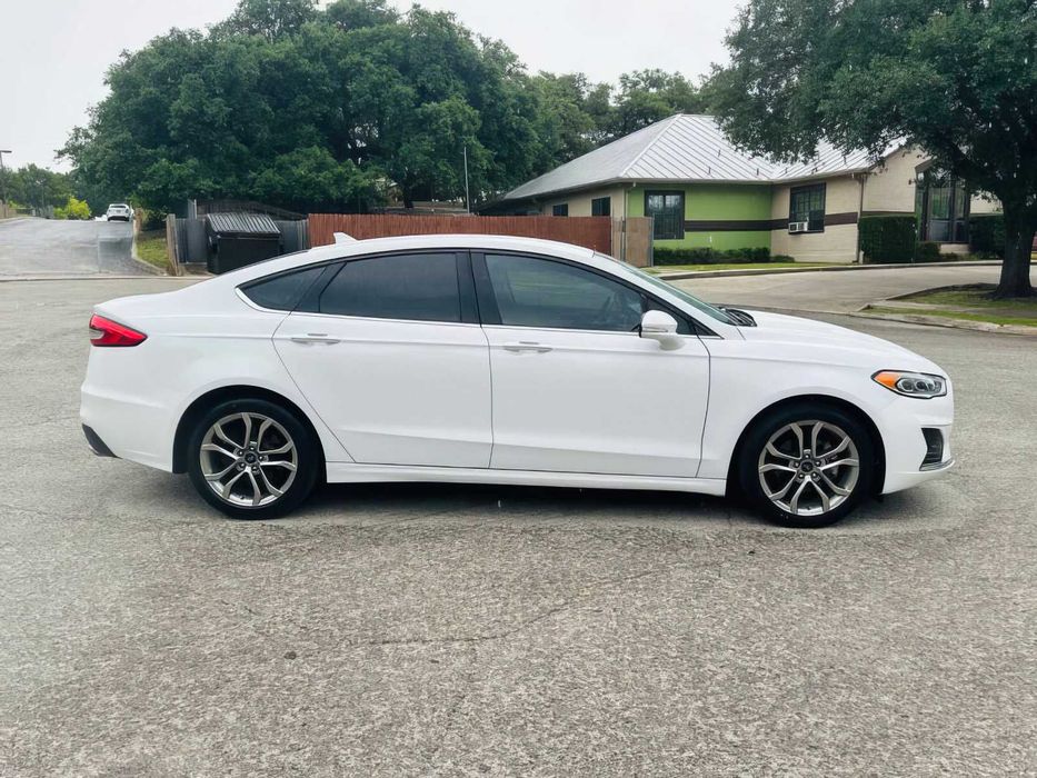 Ford Fusion      2020