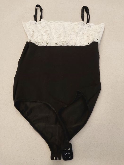 Czarno-białe body z koronką rozmiar XXS/XS