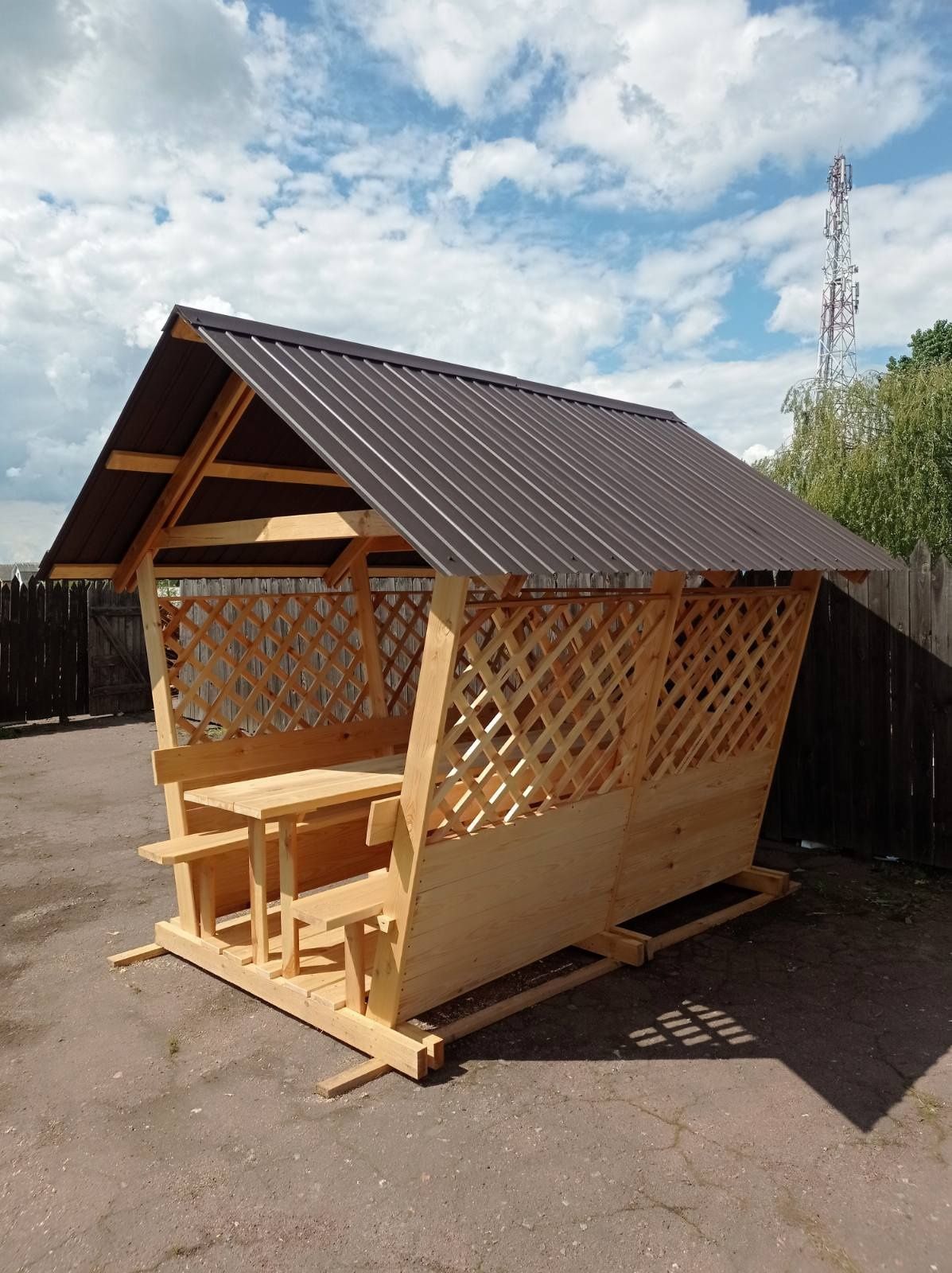 Продам альтанку(бесідка, душ,туалет)