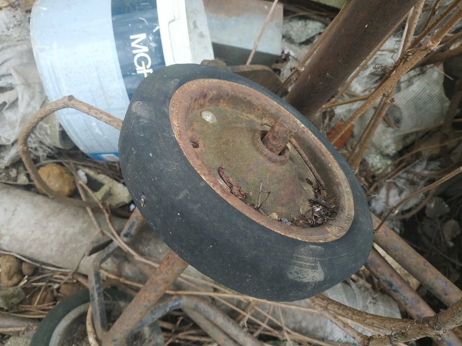 колеса с осью на грузовую тачку.