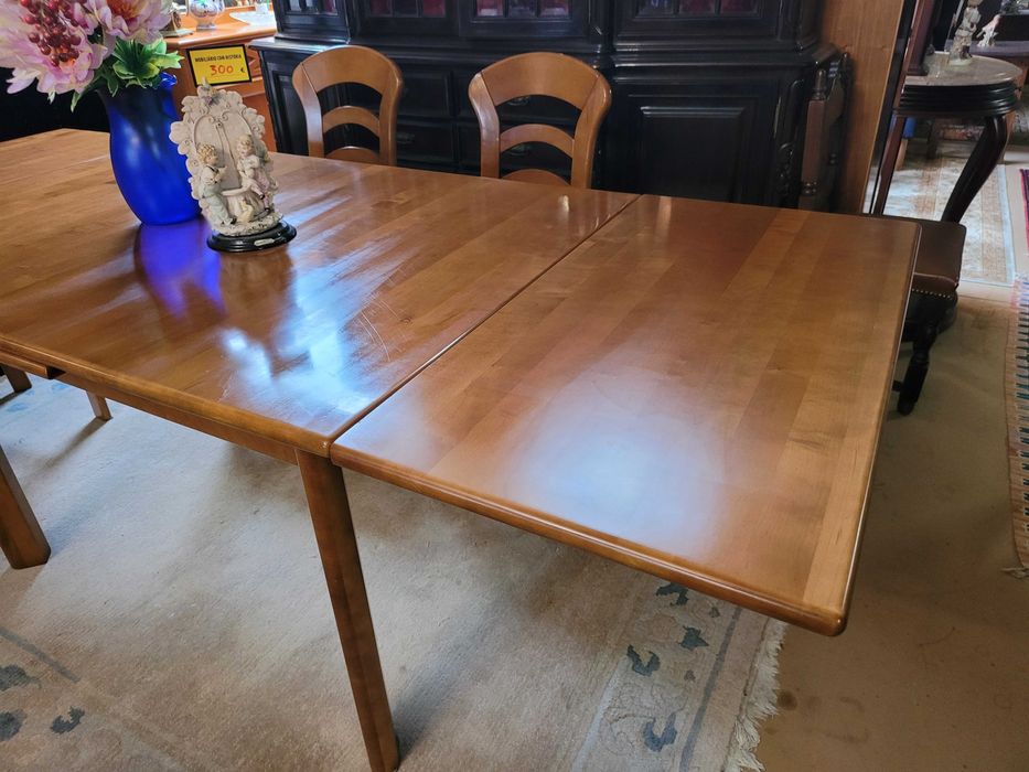 Mesa em madeira maciça - extensível - óptimo estado geral - Só a m