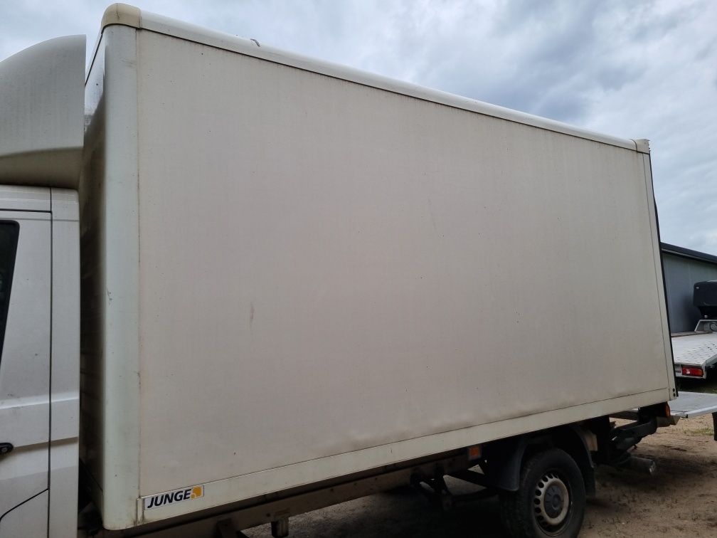 Kontener JUNGE z windą BAR VW Crafter 2020r