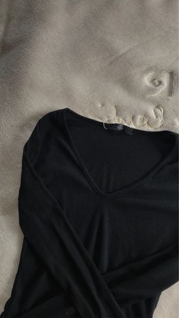 czarne czarna body bluzka z długim rękawem dekolt w serek V rozmiar XS