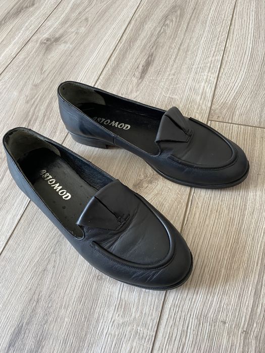 Шкіряні лофери (туфлі)