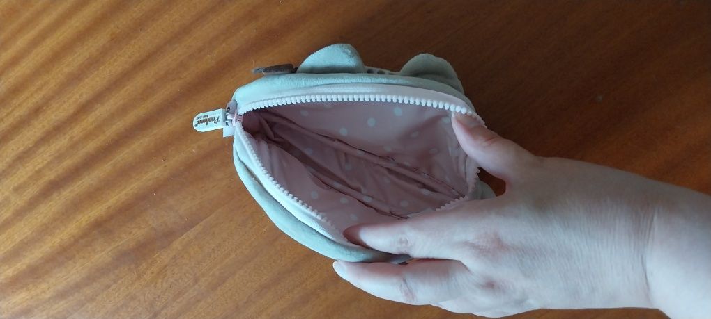 Sprzedam piórnik Pusheen