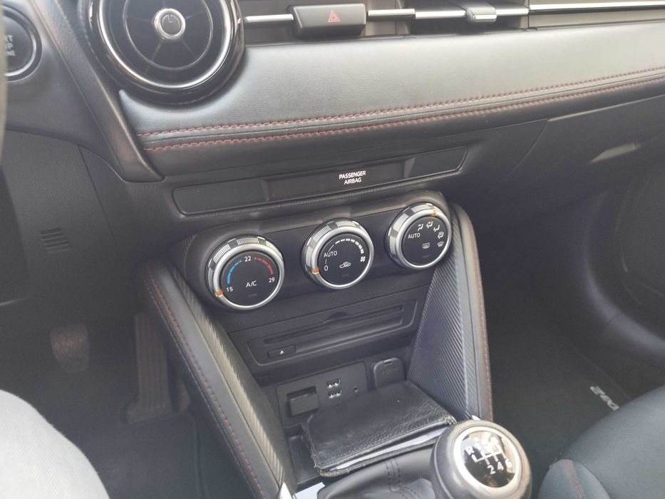 Mazda 2 1.5 diesel Execellence Navi 2015