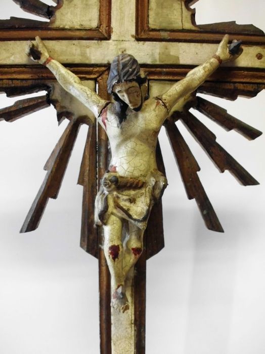 antigo crucifixo em madeira policromada Sec. XIX