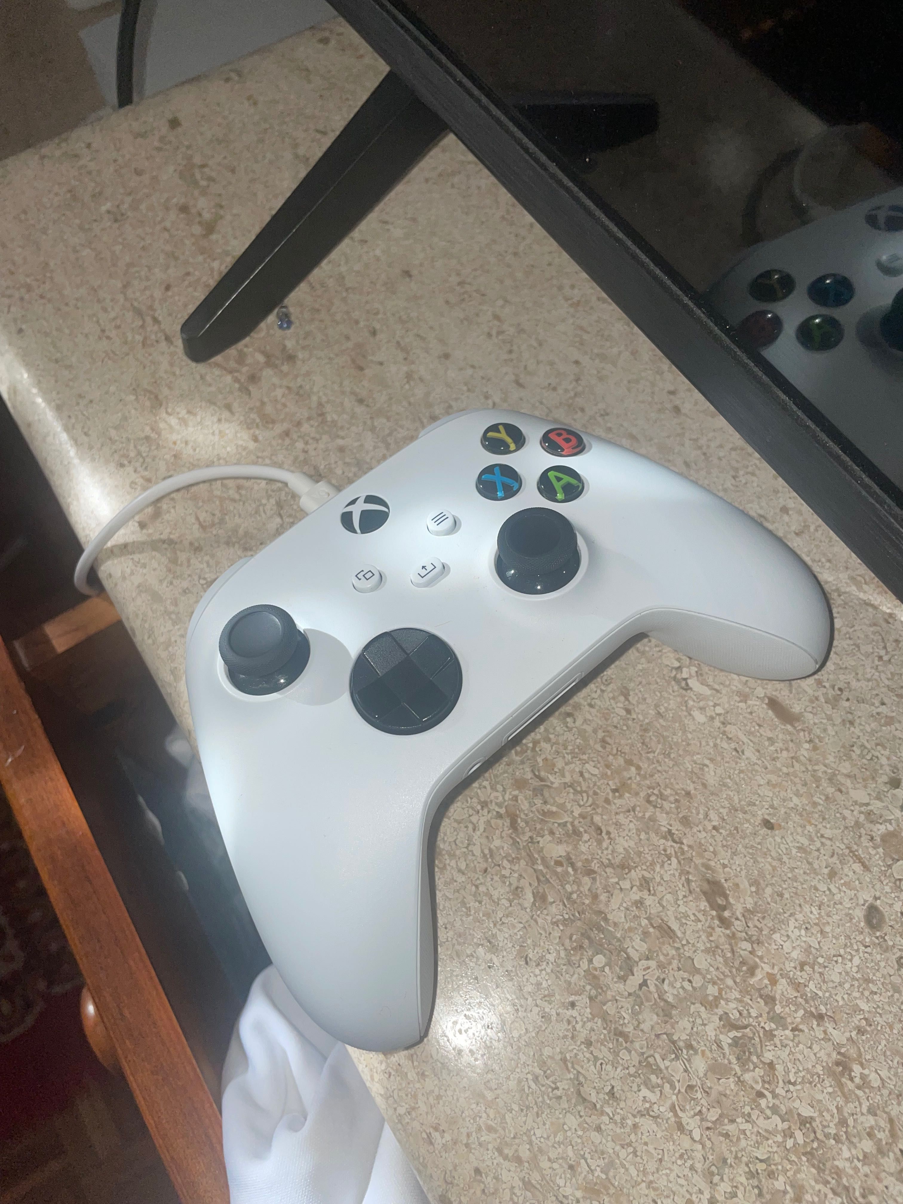 Xbox séries S em perfeito estado, com consola , comando e todos os fio