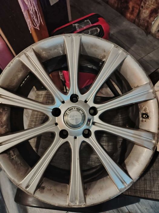 sprzedam alusy od bmw są to 18" model Fe5, komplet