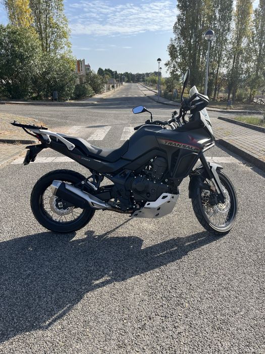 Mota XL750 Transalp com Extras - apenas 2600kms
