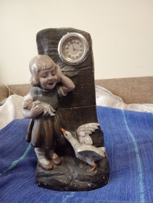 Zegar figurka w dobrym stanie