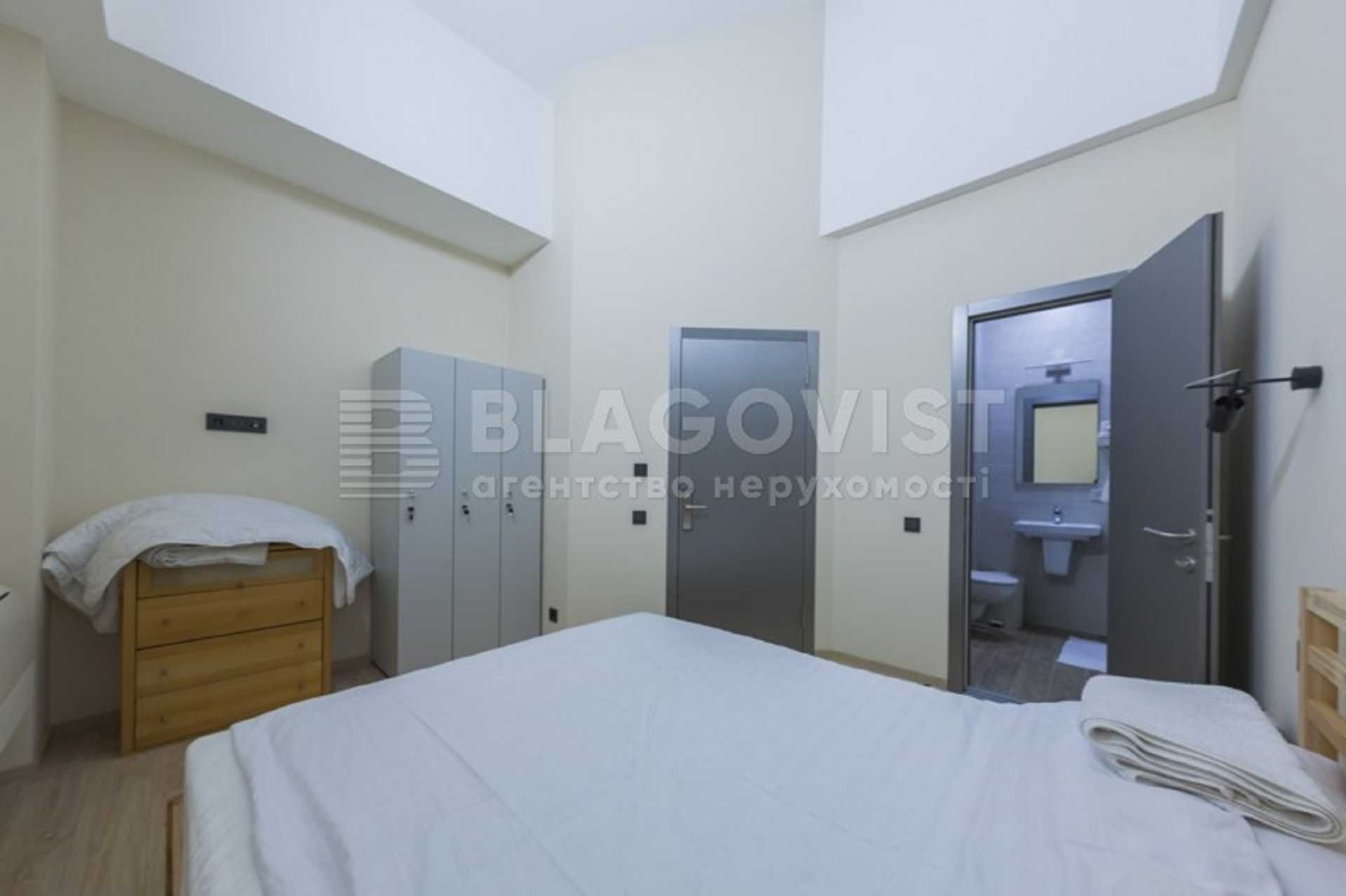 Щекавицька,30/39  нежитлове приміщення 225кв.м. Готель hostel  Поділ