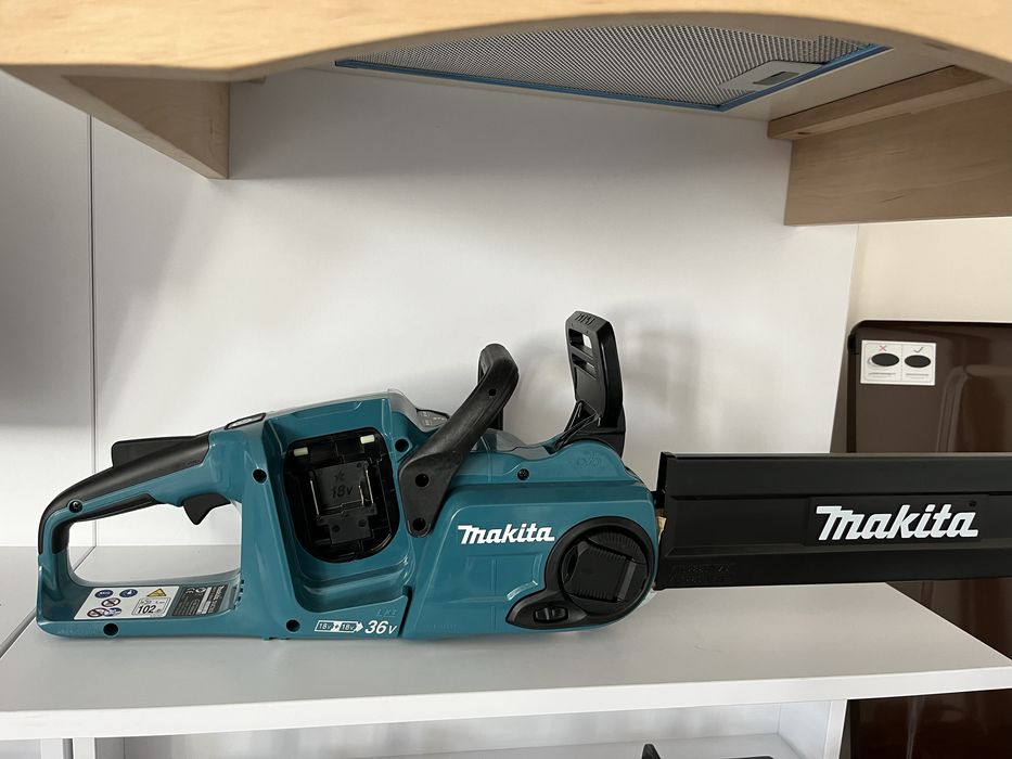 Пила ланцюгова акумуляторна MAKITA DUC353Z  Оригінал !!