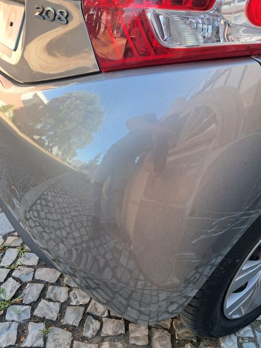 Peugeot 208 muito bom estato.