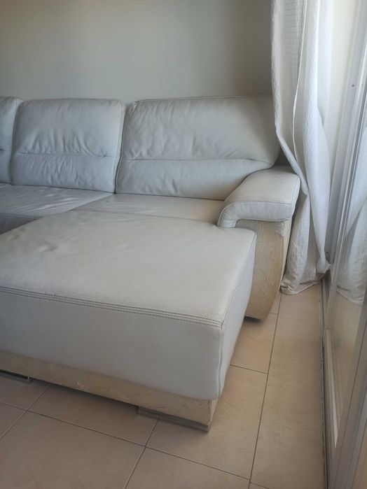 Sofá de 3 lugares. Marca Lourini.