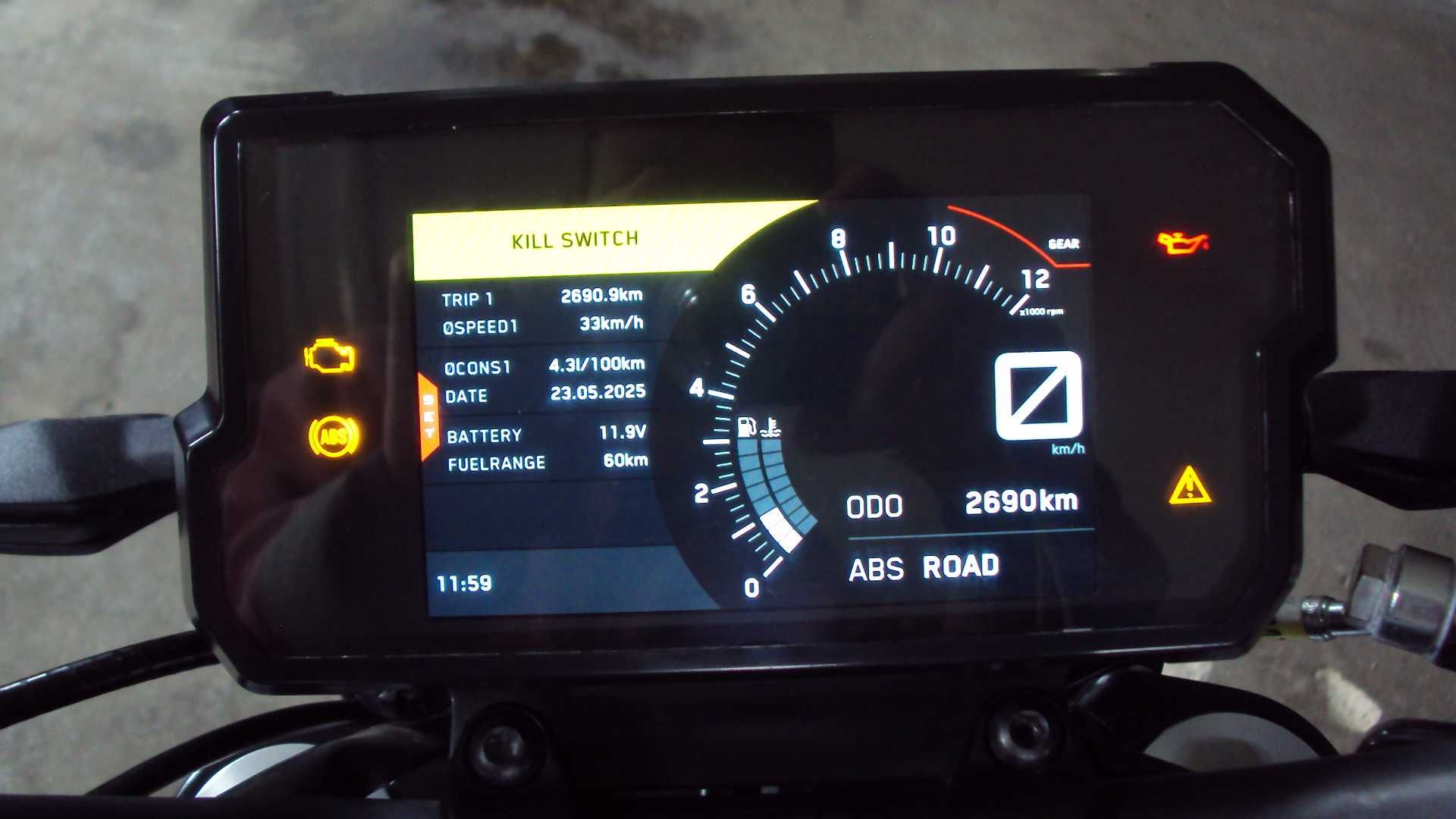 KTM DUKE 390  2023r 2690km