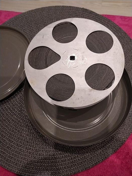 Stara zabytkowa taśma filmowa w kasecie