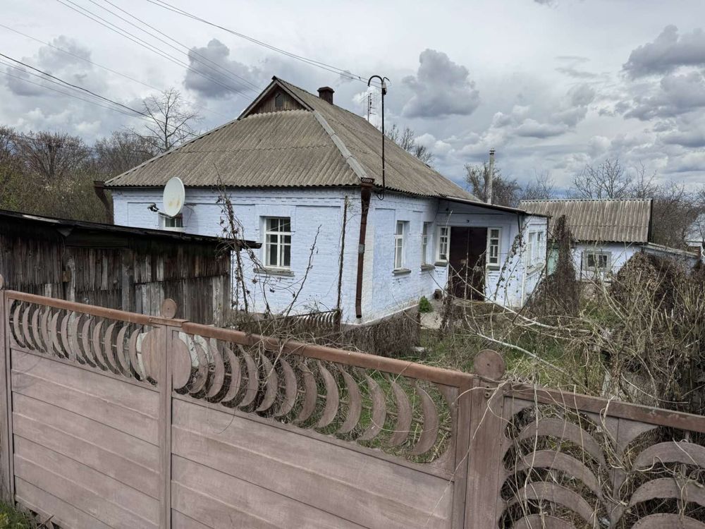 Будинок з фасадною ділянкою вул Заярська