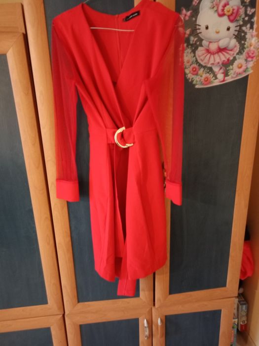 Elegacka czerwona suknia