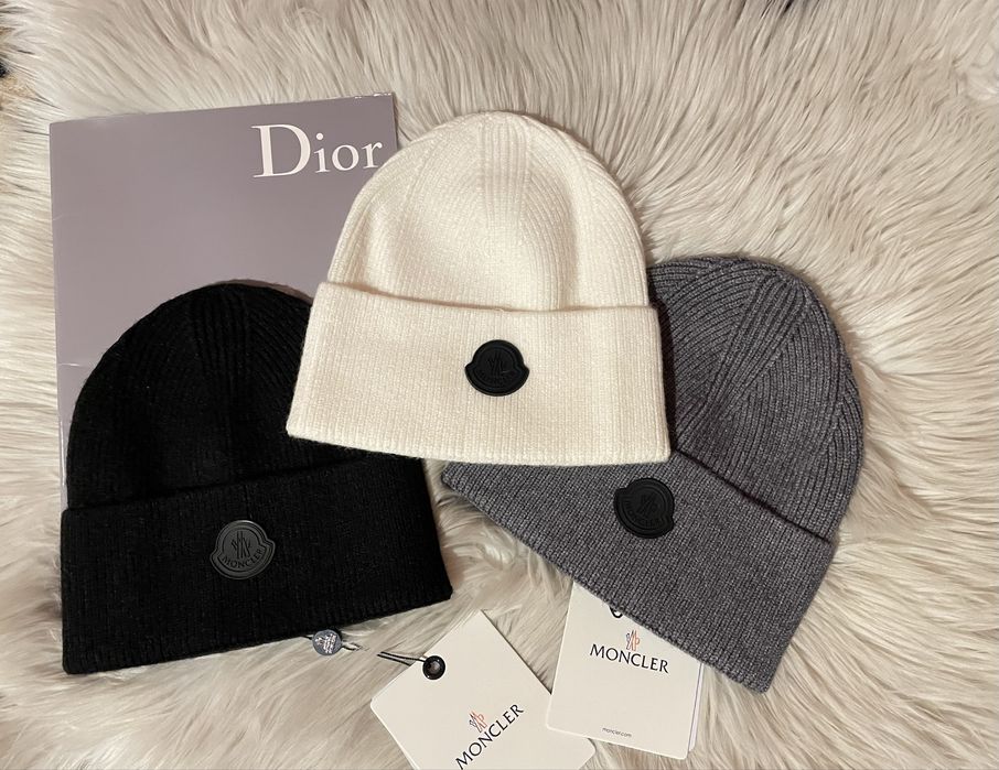 Шапка Moncler жіноча