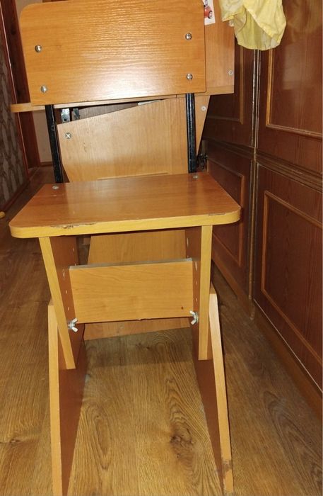 Учнівська парта з стільцем