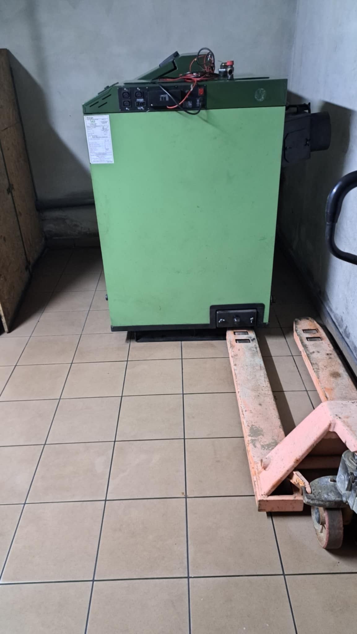 Kocioł SAS z podajnikiem na eko-groszek 23kW