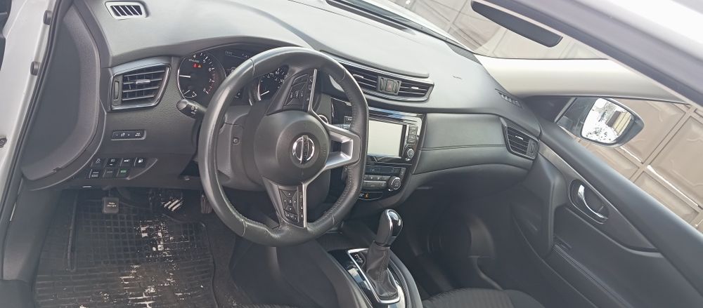 Продам Нісан рог 2018р sv awd