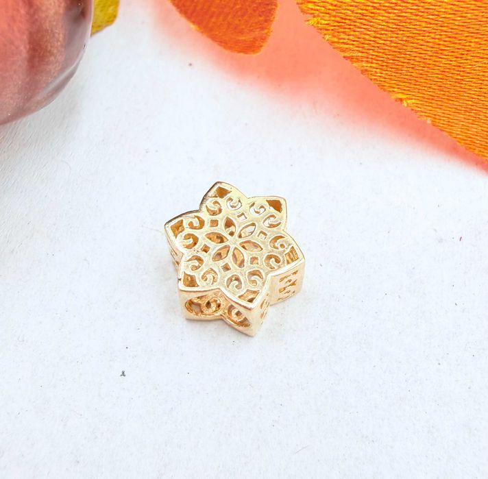 Nieużywany złoty CHARMS Pr.585