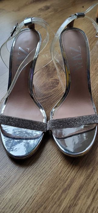 Buty, sandały na obcasie Zara r37