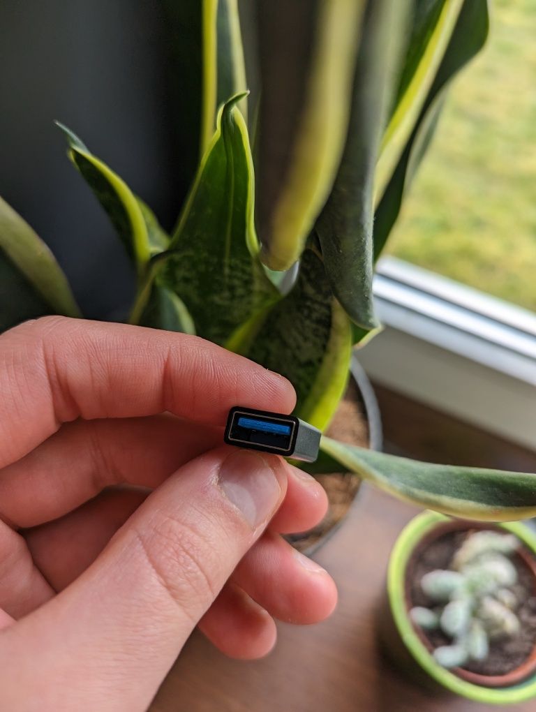 Przejściówka MicroUSB -> USB, podłącz do telefonu pendrive'a!