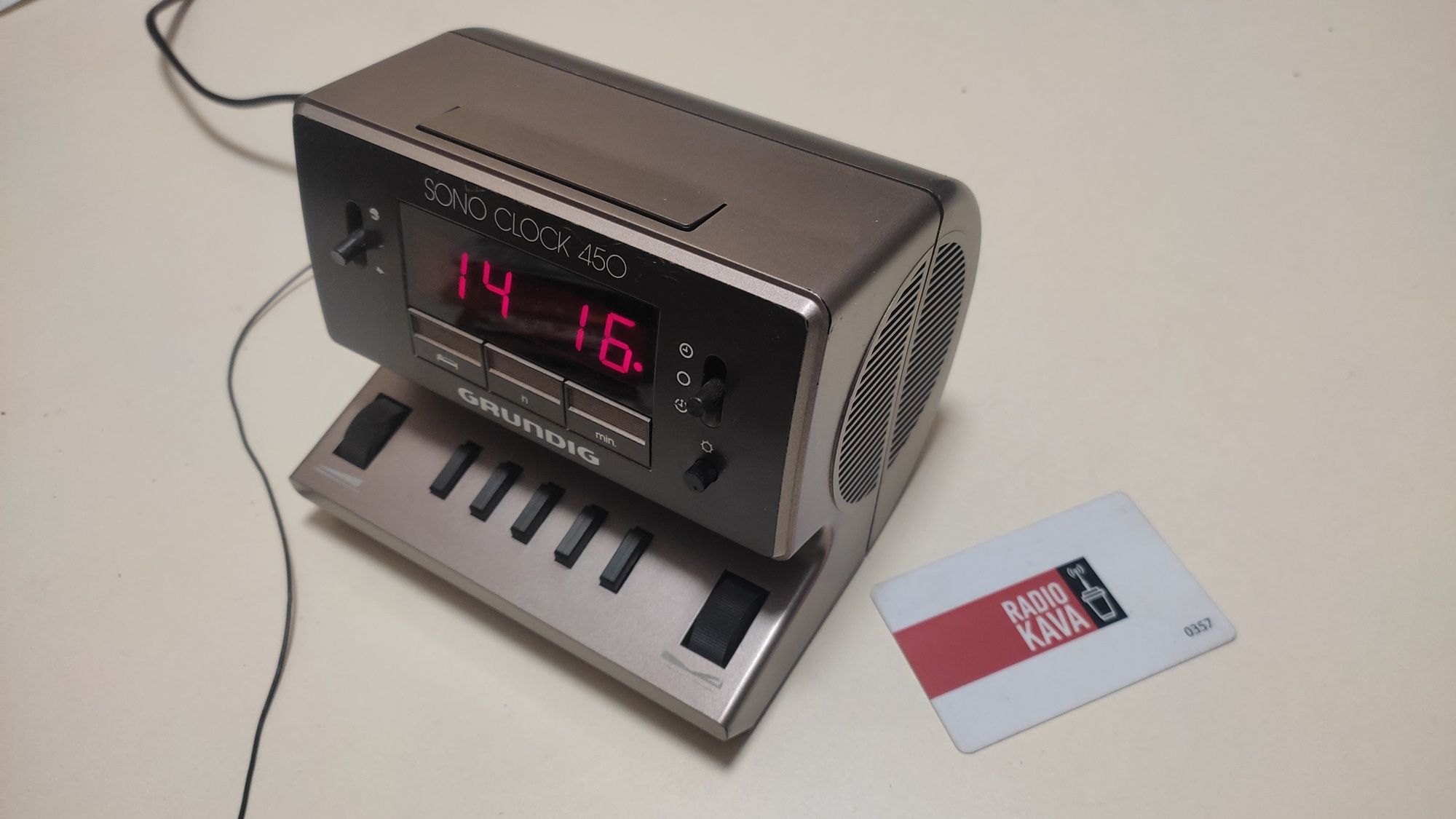 Grundig Sono Clock 450 радіогодинник