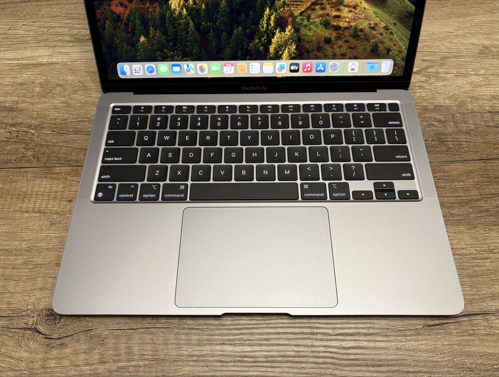 Макбук Apple MacBook Air 13" 2020 M1 16/256 Space Gray