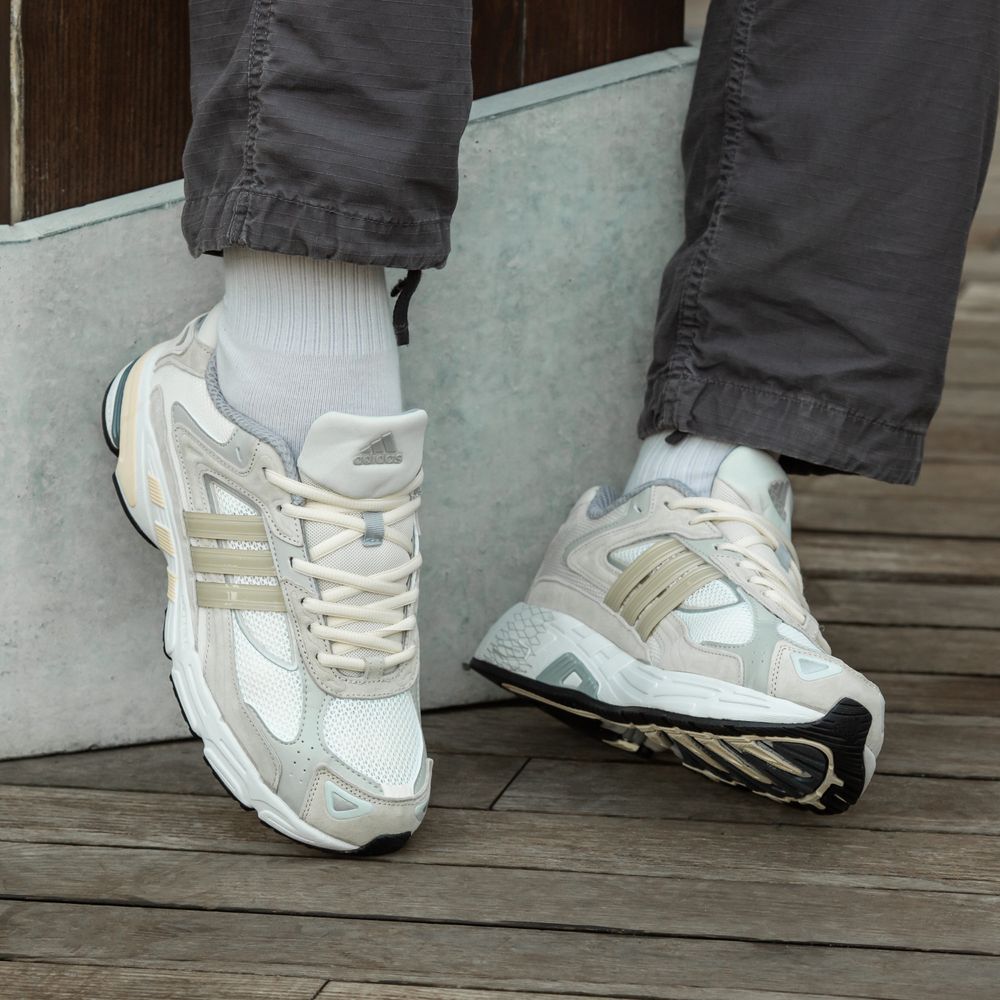 Кросівки Adidas Response CL
