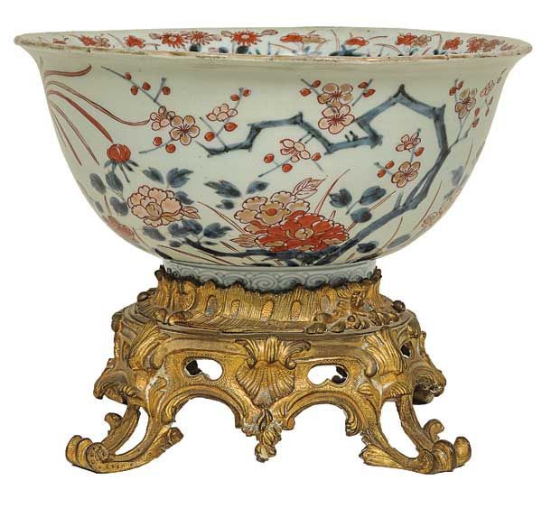 Jarra antiga oriental em laca chinesa