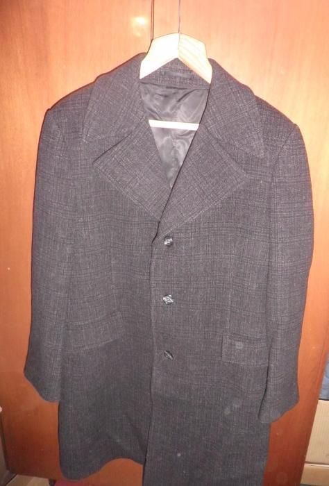 Продам НЕДОРОГО шерстяное пальто производства Югославии.