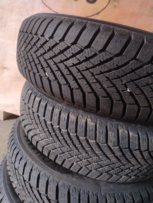 Opony  195/65R15