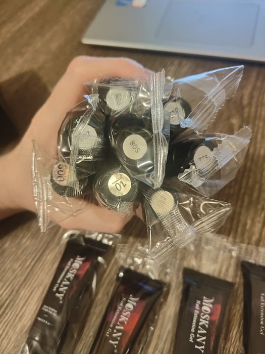 Żel budujący do przedłużania paznokci Moskany 12 szt 15 ml O338