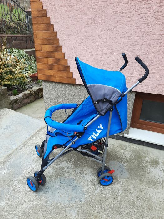 Прогулянкова дитяча коляска