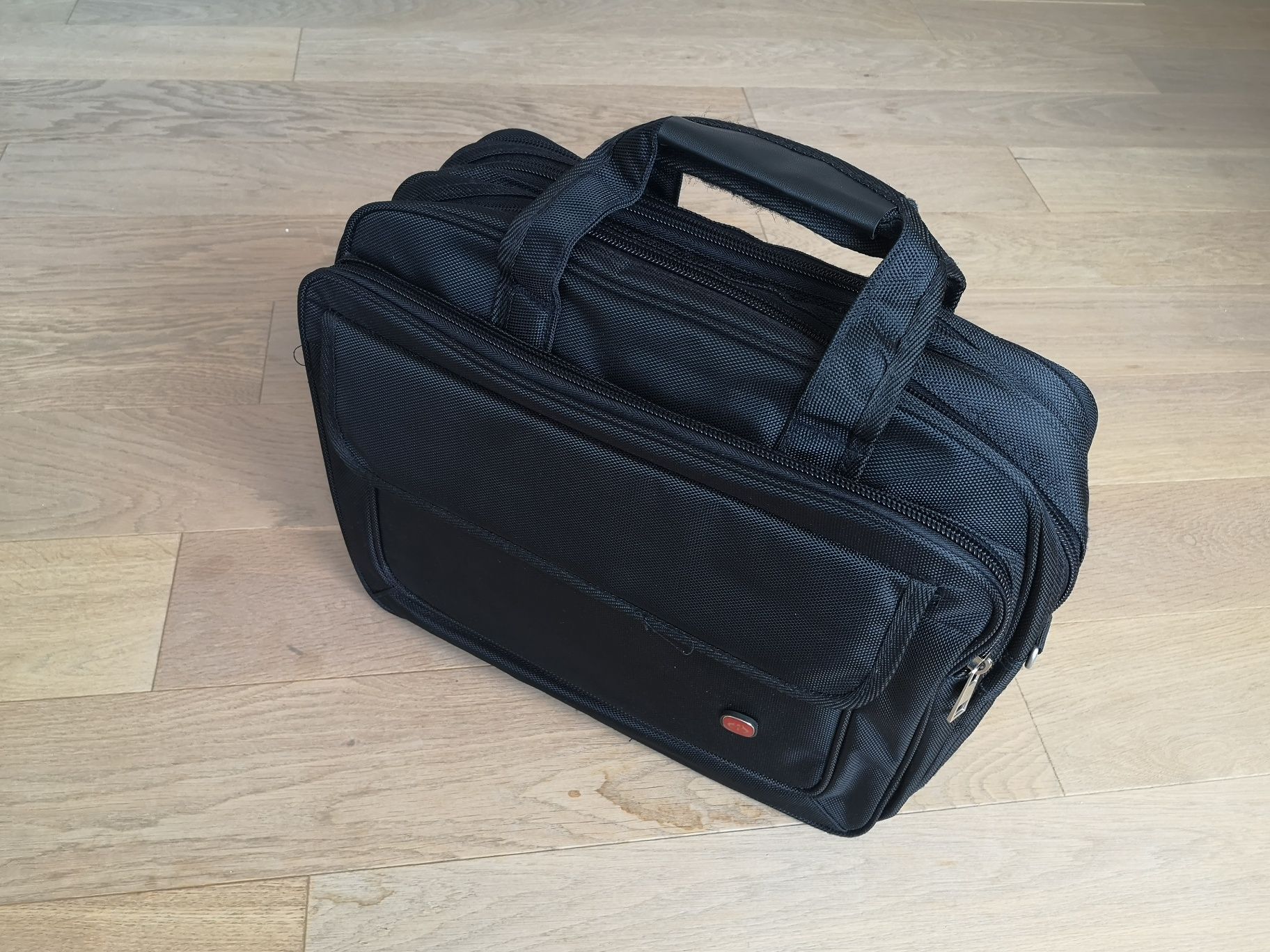 Torba na laptopa 15-calowy solidna jak nowa