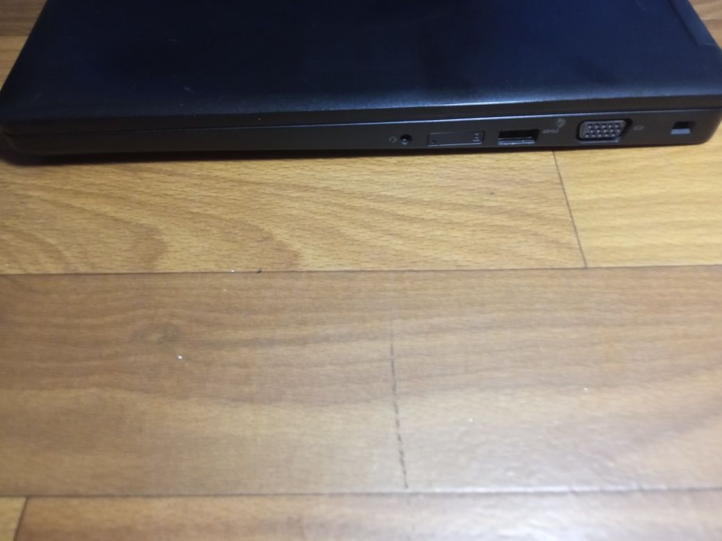 Dell Latitude 5580 i5-7300u \ DDR4 - 16GB \ 240 GB  SSD