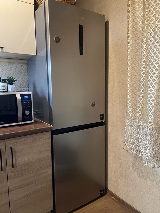 Холодильник б/у в хорошому стані