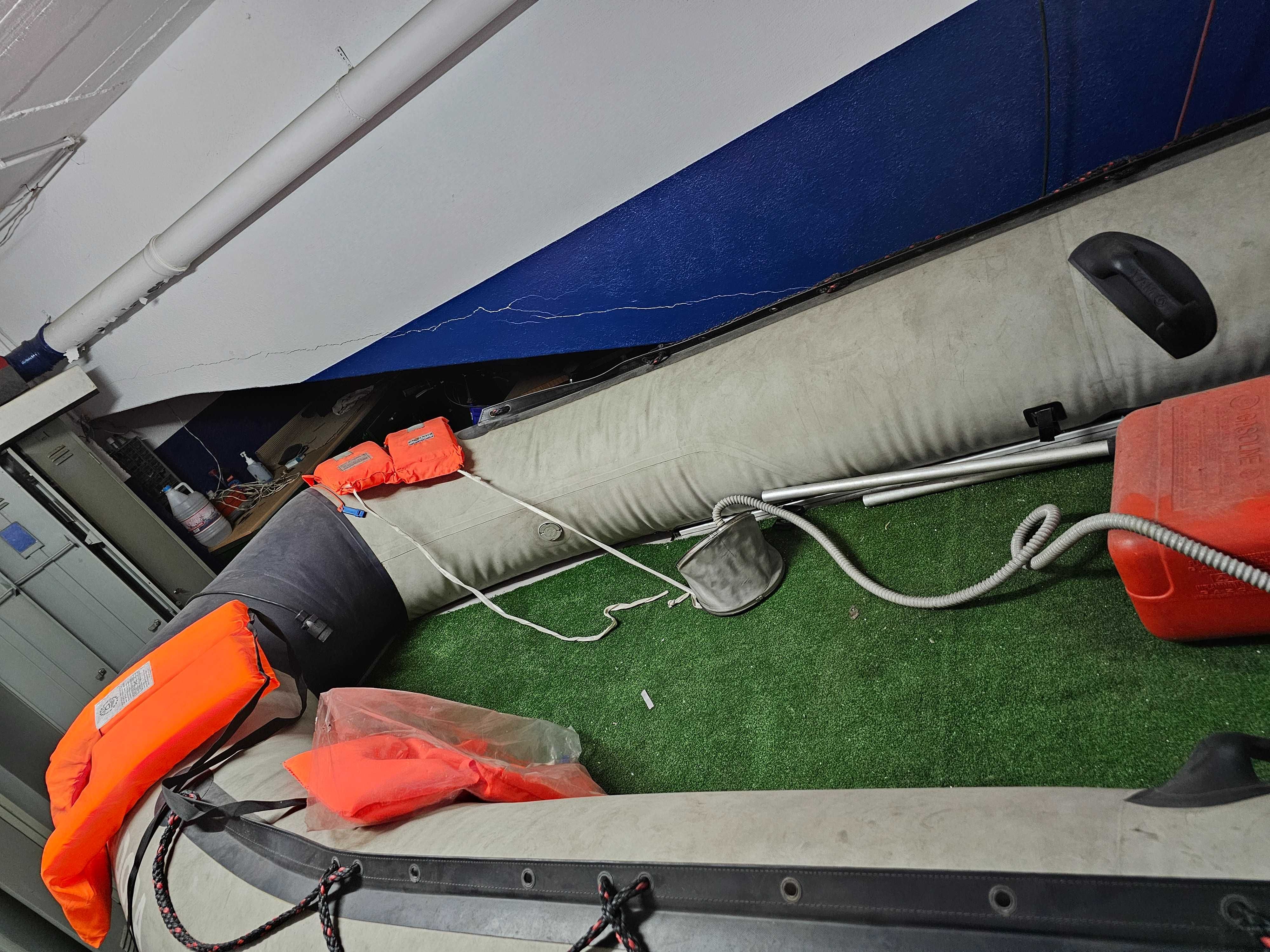 Barco Pneumático Yamaha com motor de 25hp