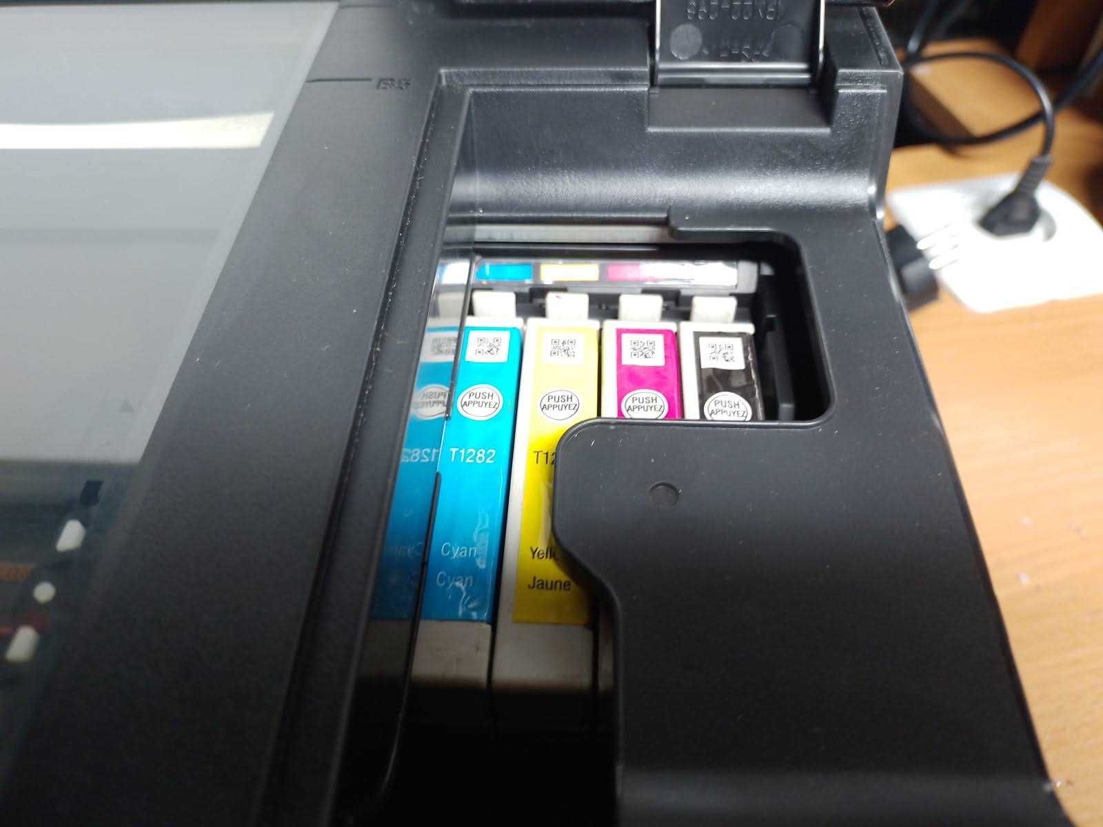 Кольоровий струменевий БФП Epson Stylus SX125