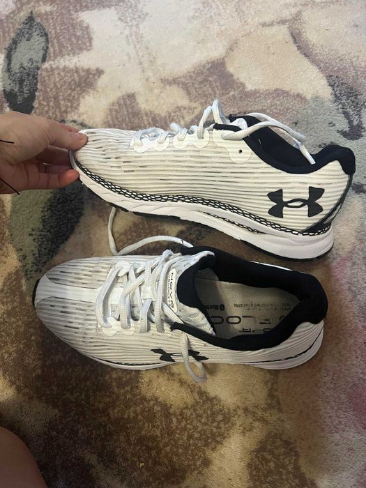 Buty Under Armour 42 oryginalne stan super
