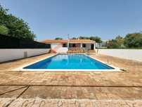 Moradia V3+1 com piscina perto da praia - Algoz